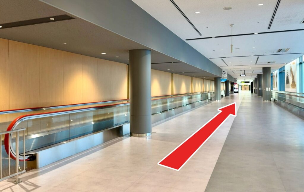 関空の第1ターミナル国内線保安検査通過後の廊下