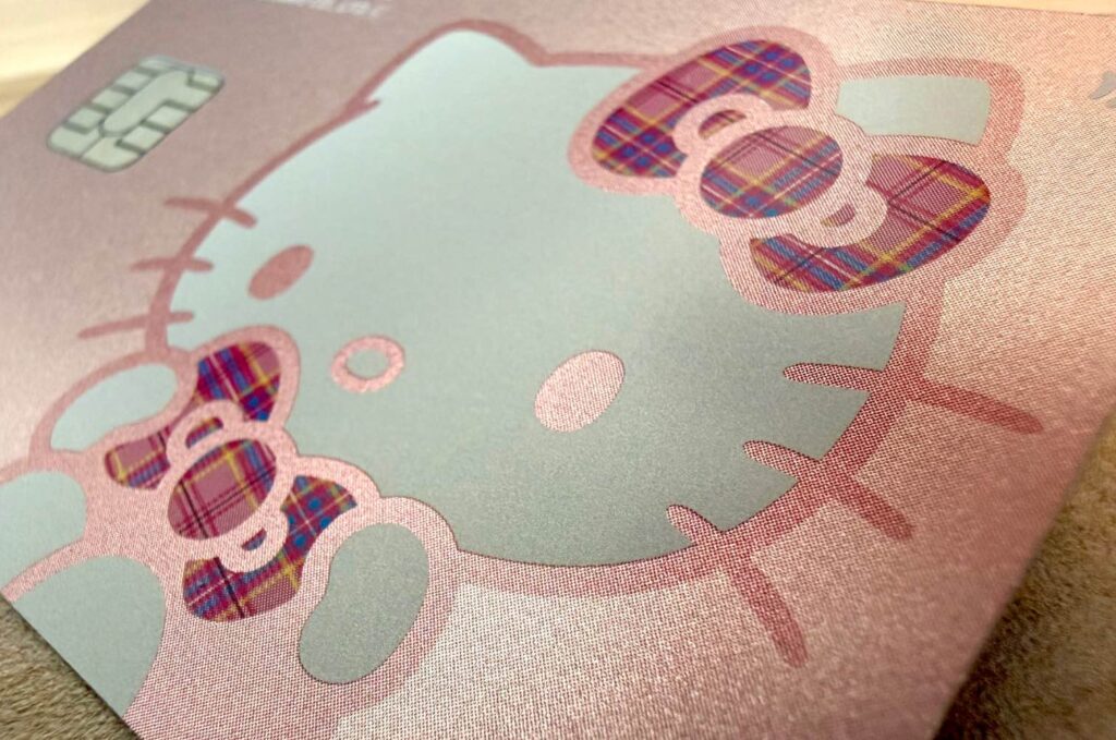 三井住友カード ゴールド(NL)ハローキティデザインの実物写真(表面のアップ)