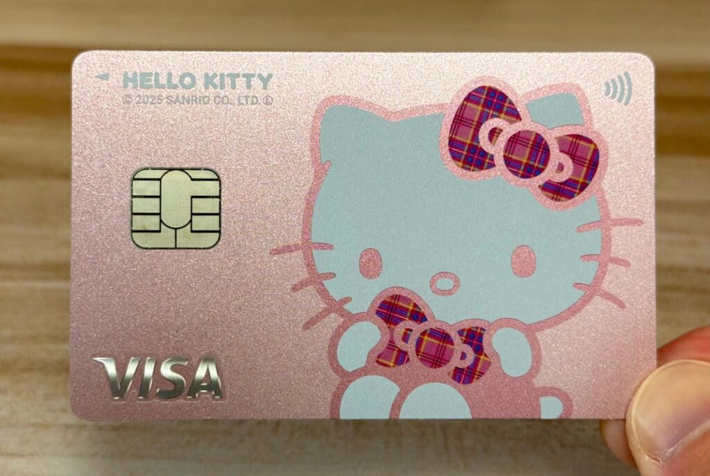 三井住友カード ゴールド(NL)ハローキティデザインの実物写真(表面)