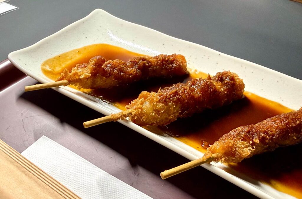 ラウンジ NODOKAの軽食のみそ串かつ